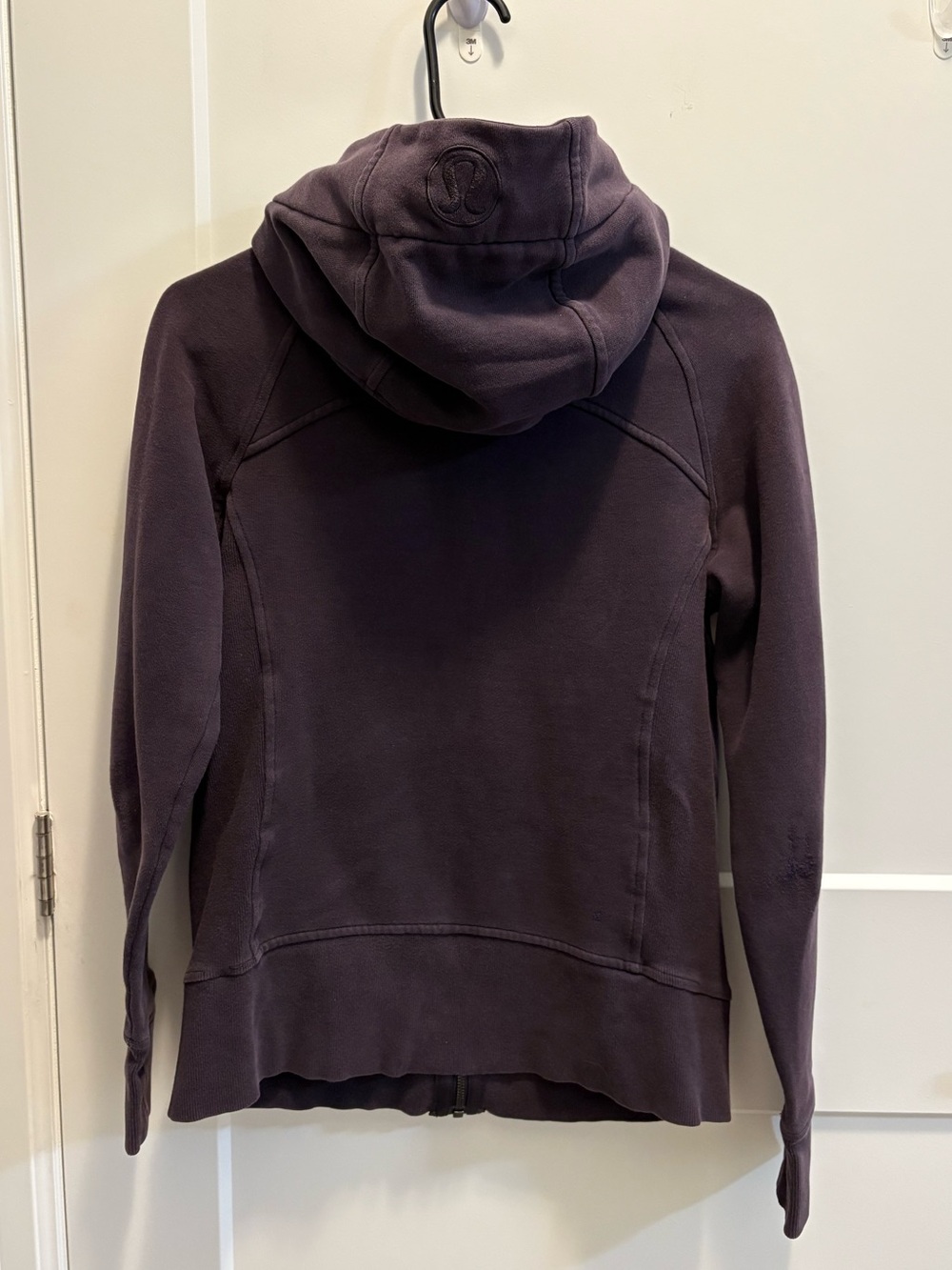 Lululemon Scuba Hoodie IV in black currant - Picture 3 of 7